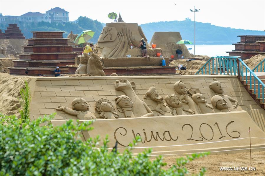 An international sand sculptures show was prepared to display landmarks and well-known cartoon characters of G20 members, as a way to greet the upcoming G20 summit in Hangzhou, capital of Zhejiang, next month.