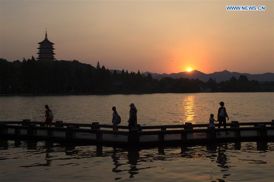 CHINA-HANGZHOU-WEST LAKE-SCENERY (CN)