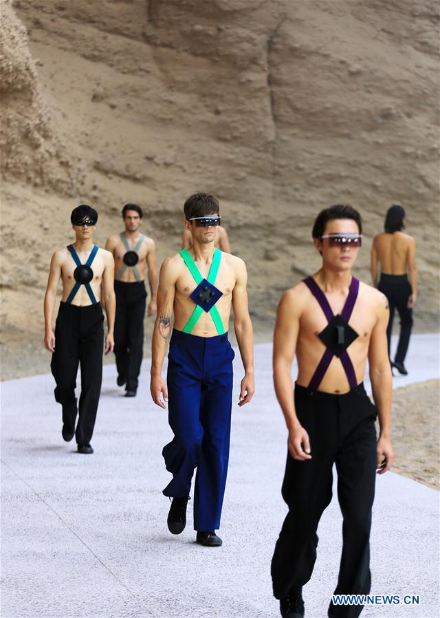 #CHINA-GANSU-GEOLOGICAL PARK-FASHION SHOW (CN)