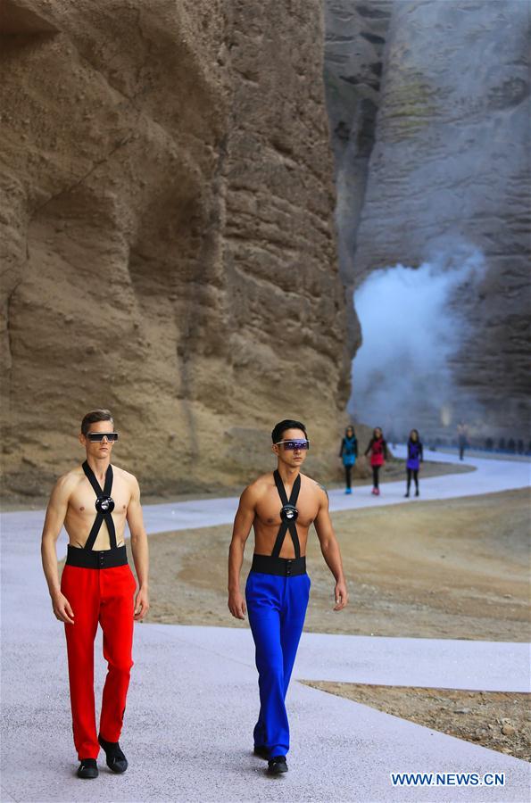 #CHINA-GANSU-GEOLOGICAL PARK-FASHION SHOW (CN)