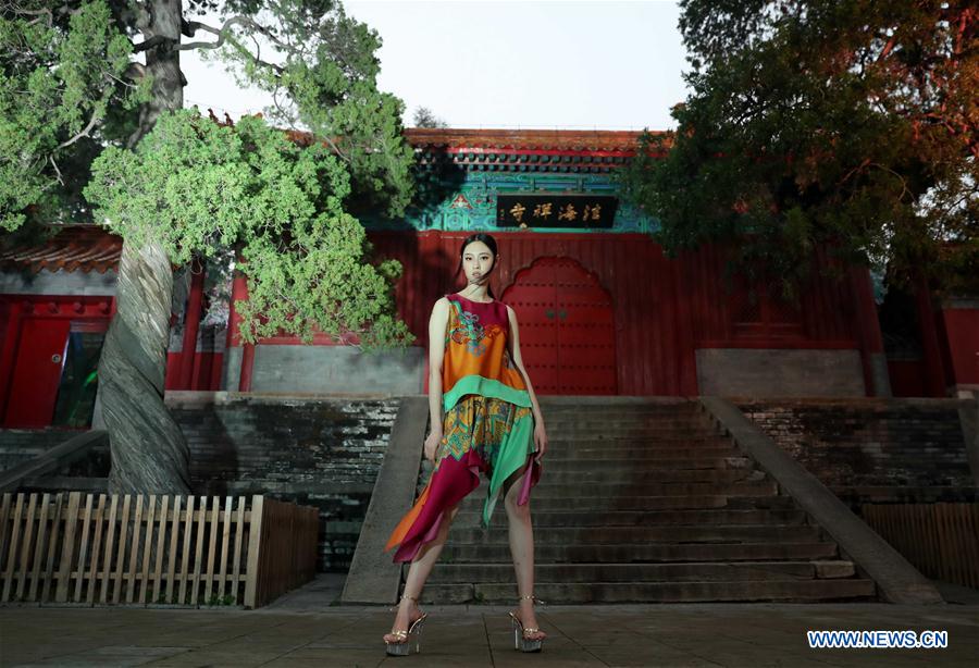 CHINA-BEIJING-FASHION SHOW-ANCIENT TEMPLE (CN)
