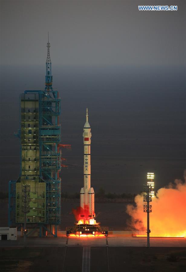 CHINA-JIUQUAN-SPACECRAFT-SHENZHOU-11-LAUNCH (CN)   