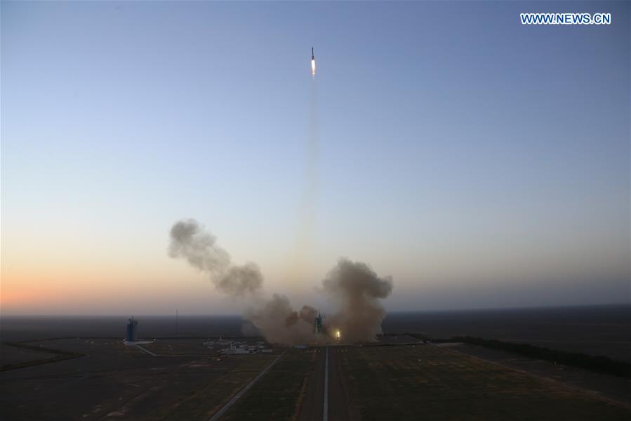 CHINA-JIUQUAN-SPACECRAFT-SHENZHOU-11-LAUNCH (CN)   