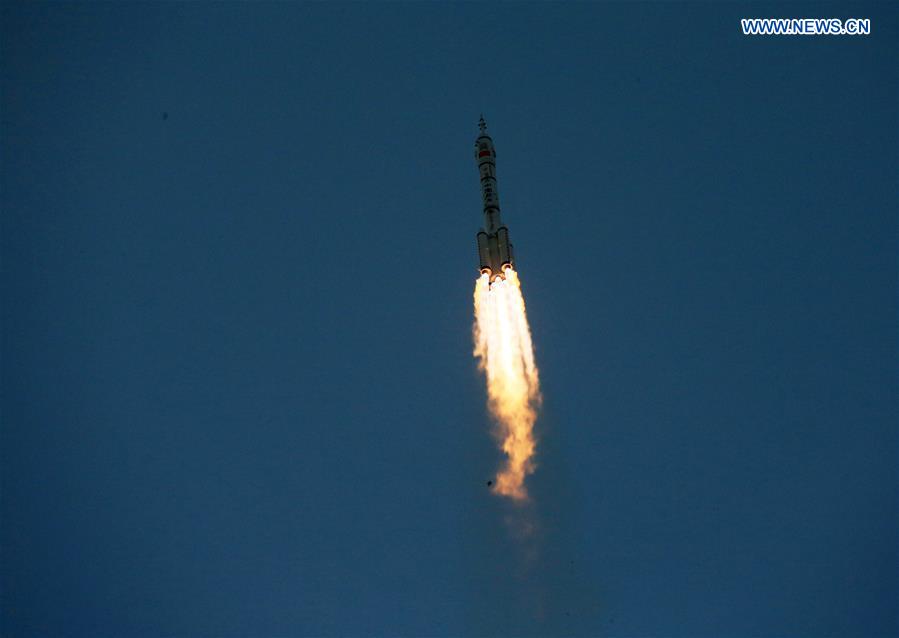 CHINA-JIUQUAN-SPACECRAFT-SHENZHOU-11-LAUNCH (CN)   