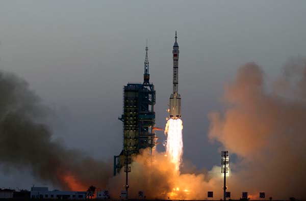 China launches manned spacecraft