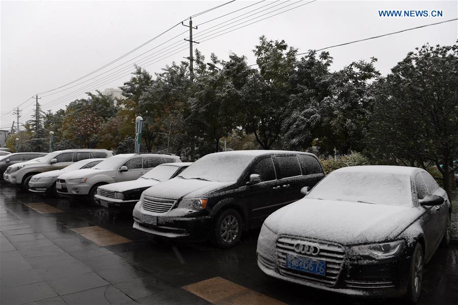 CHINA-GANSU-LANZHOU-SNOWFALL (CN) 