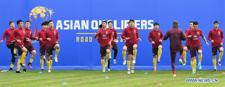 (SP)CHINA-KUMING-SOCCER-NATIONAL TEAM-TRAINING