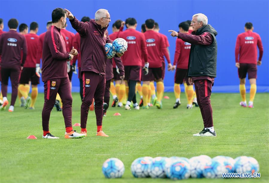 (SP)CHINA-KUMING-SOCCER-NATIONAL TEAM-TRAINING