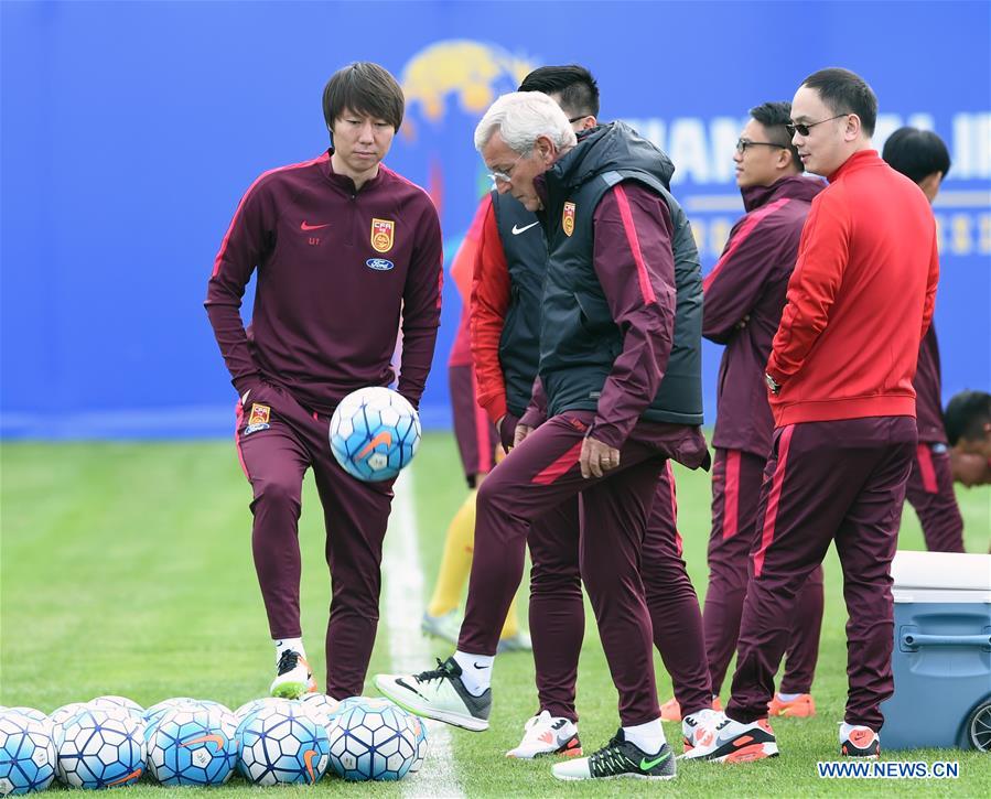 (SP)CHINA-KUMING-SOCCER-NATIONAL TEAM-TRAINING