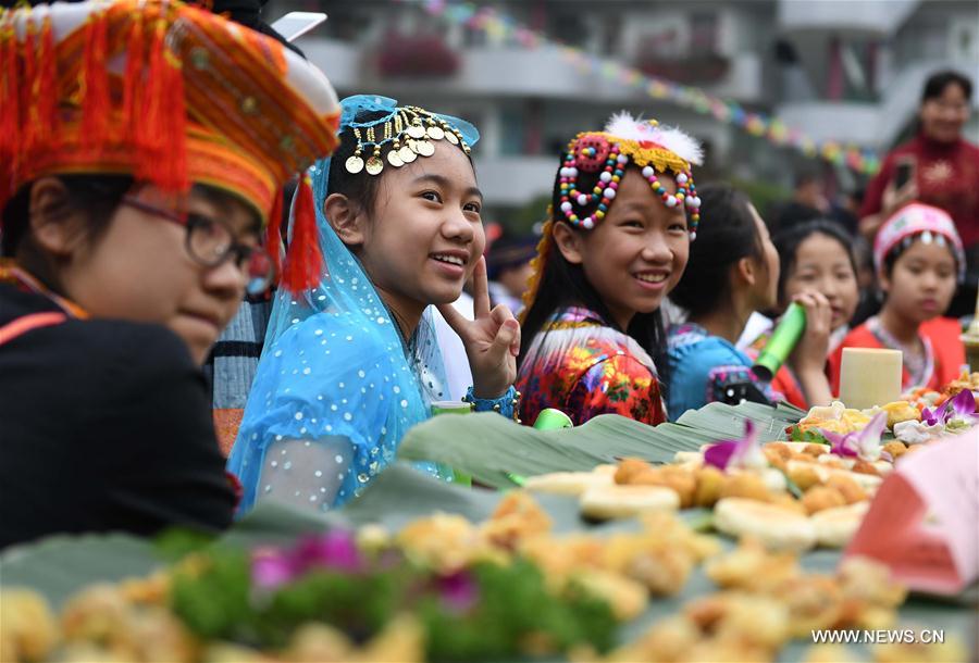 CHINA-NANNING-PRIMARY SCHOOL-SANYUESAN FESTIVAL(CN)