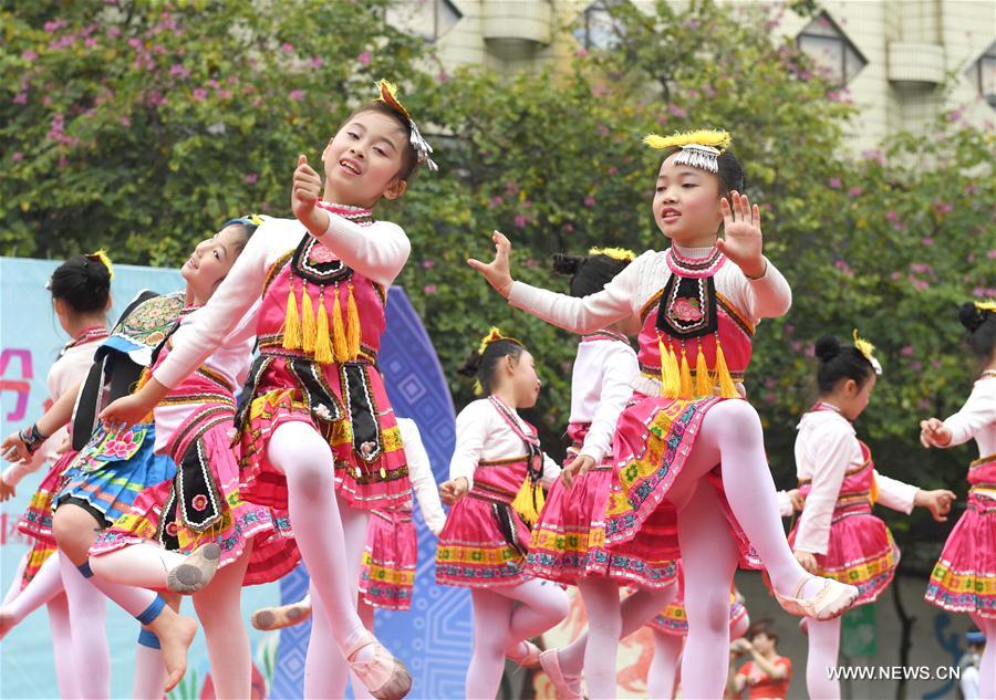 CHINA-NANNING-PRIMARY SCHOOL-SANYUESAN FESTIVAL(CN)
