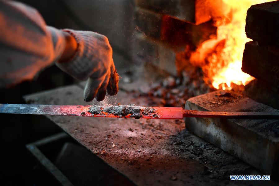 CHINA-HENAN-TANGXI SWORD-MANUFACTURING (CN)