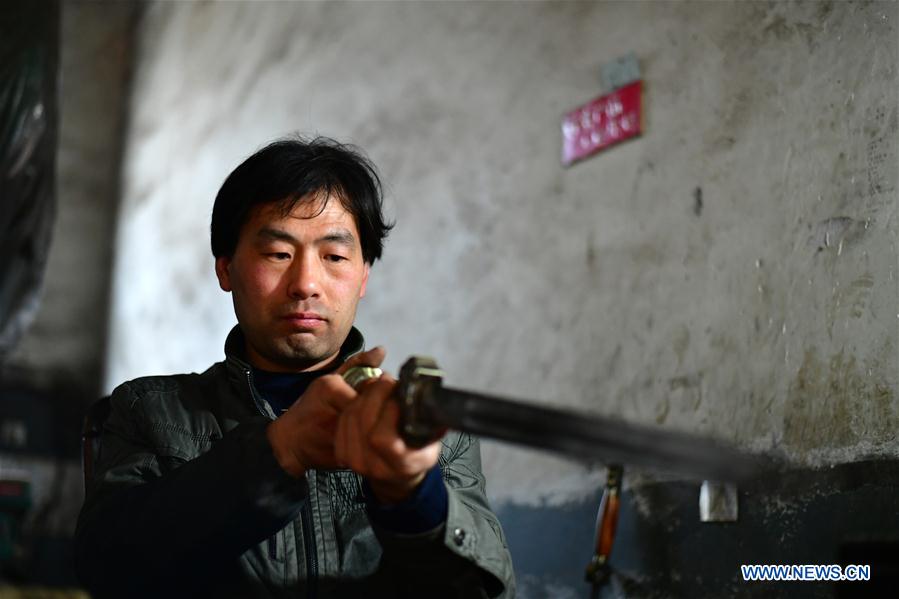 CHINA-HENAN-TANGXI SWORD-MANUFACTURING (CN)