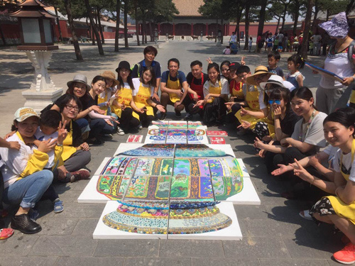 People taking part in celebrations to mark International Museum Day, in the Forbidden City in Beijing, China on May 18, 2017. [Photo: people.com.cn]