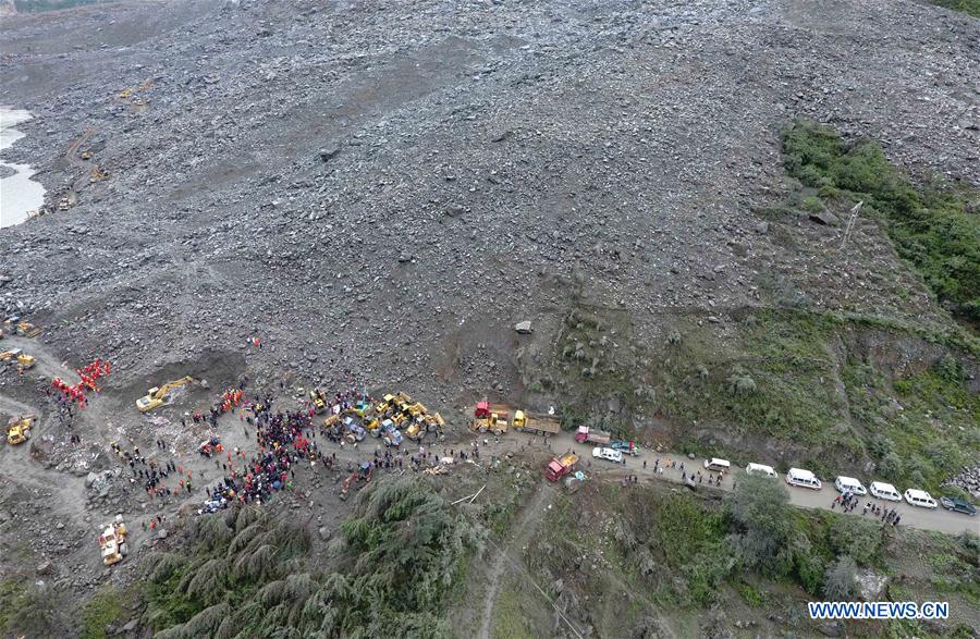 CHINA-SICHUAN-MAOXIAN-LANDSLIDE-RESCUE (CN)