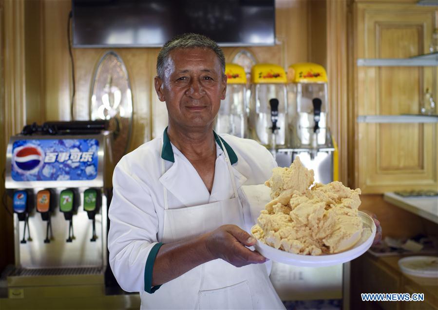 CHINA-XINJIANG-YINING-ICE CREAM SHOP (CN)