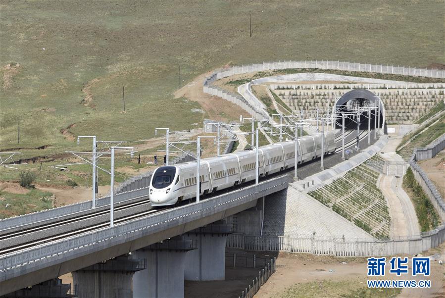 内蒙古首条高铁张呼客专进入按图行车阶段