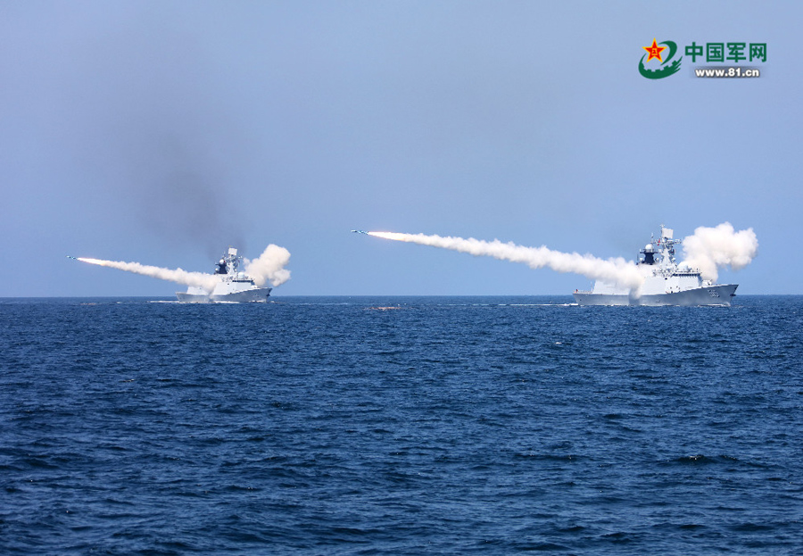海军在黄渤海海空域组织实兵实弹对抗演习 实射各型导弹数十枚