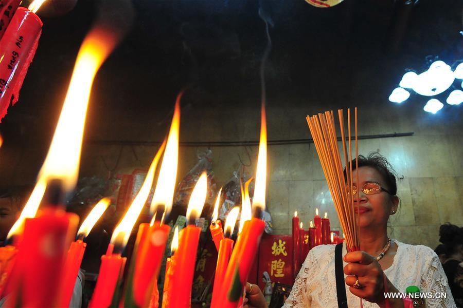 THAILAND-BANGKOK-GHOST FESTIVAL-TEMPLE-WORSHIP