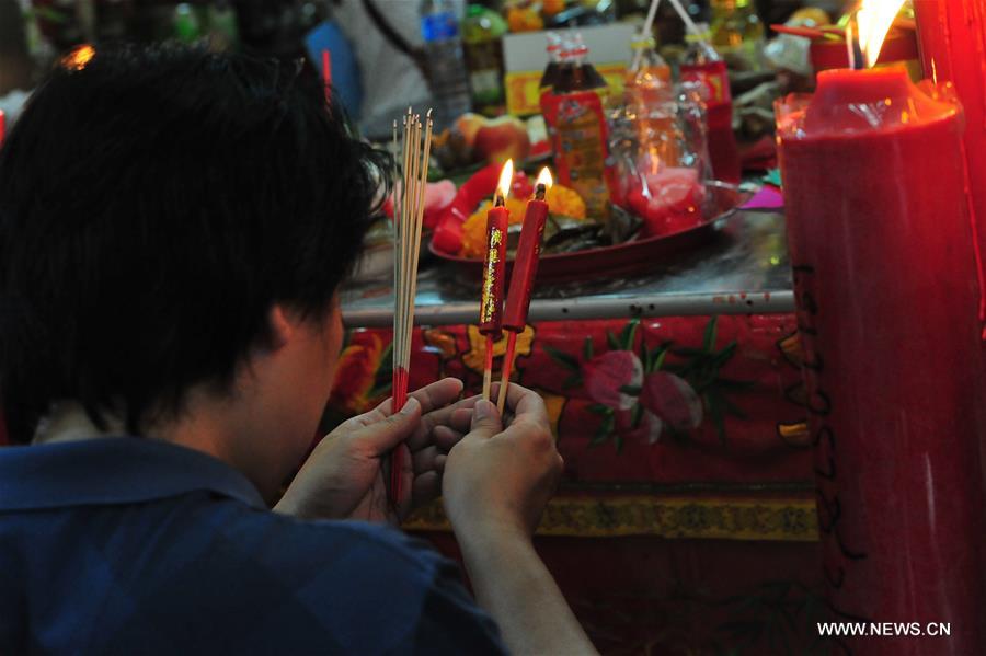 THAILAND-BANGKOK-GHOST FESTIVAL-TEMPLE-WORSHIP