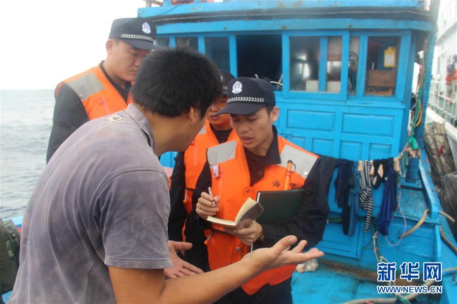 （圖文互動）（2）中國成功救助一名在西沙海域突發重病越籍漁民