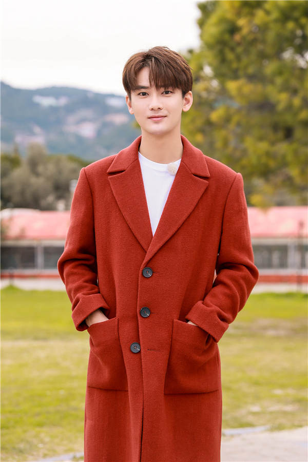 《二十四小时》胡一天遭熊梓淇拷问体重