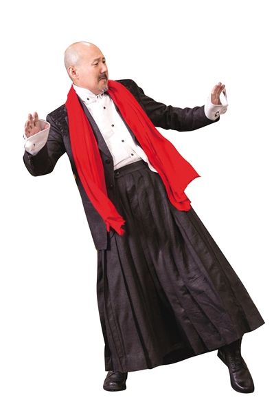 腾格尔惊艳补位上《歌手》 裙装亮相演绎《天