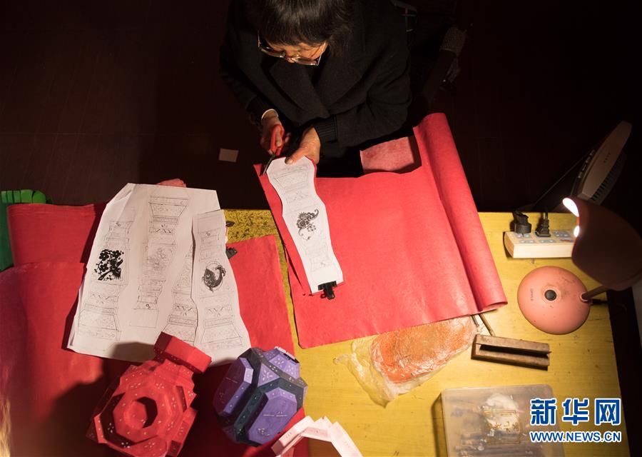 （新春走基层）（2）非遗花灯代代传