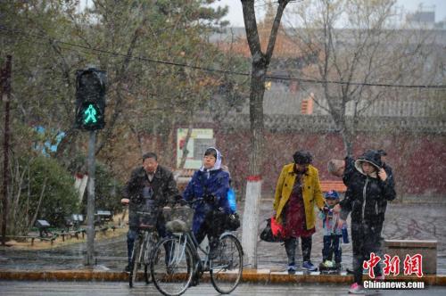 冷空气横扫：大风 雨雪 沙尘集中登场