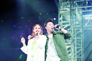 李榮浩沒來，楊丞琳演唱會和潘瑋柏“互相告白”