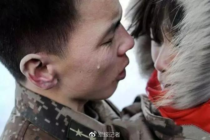 中國軍人：負重前行隻為你能歲月靜好