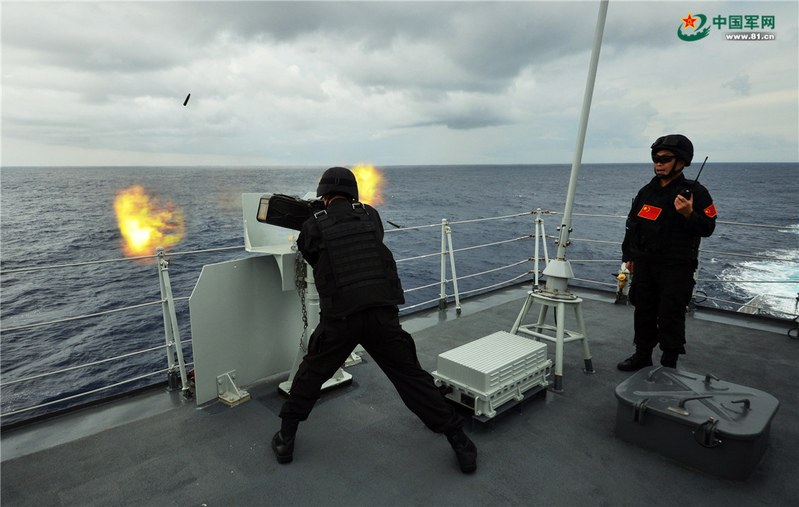 海军第三十批护航编队组织实弹射击训练(5) 第5页