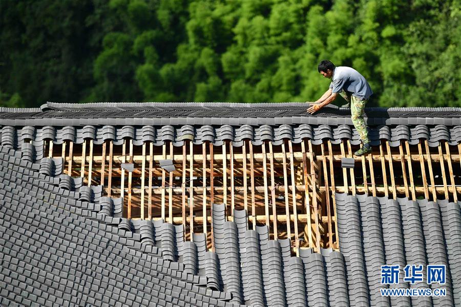 #����ᣩ��2��������ʩ���׵ط�ƶ��Ǩ���õ㡰�����Ժ���������β�ҵ��չ