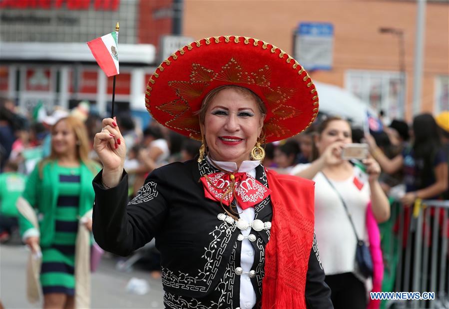 Parade held ahead of Mexican Independence Day in Chicago (10) People