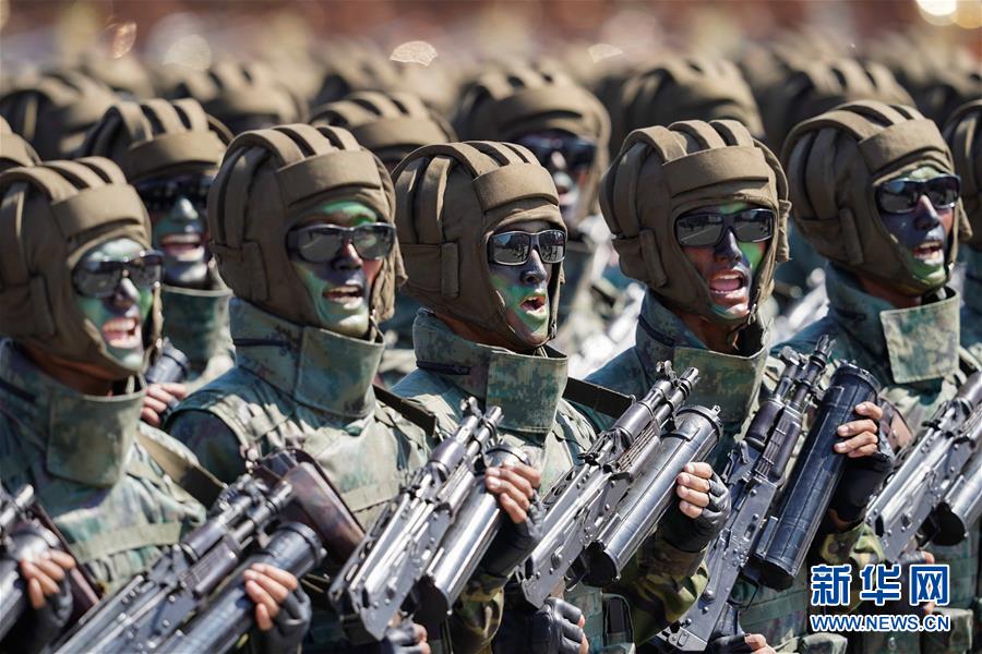 9��9�գ�������ƽ������ʢ���ı�ʽ��Ⱥ�ڻ������У�������ף����70���ꡣ�»�������Ϲ��� ��