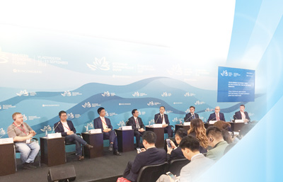 习近平主席在第四届东方经济论坛全会上发表致