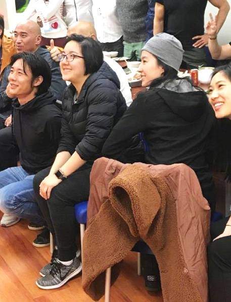 刘亦菲新西兰现身被偶遇 皮肤白皙侧颜满分