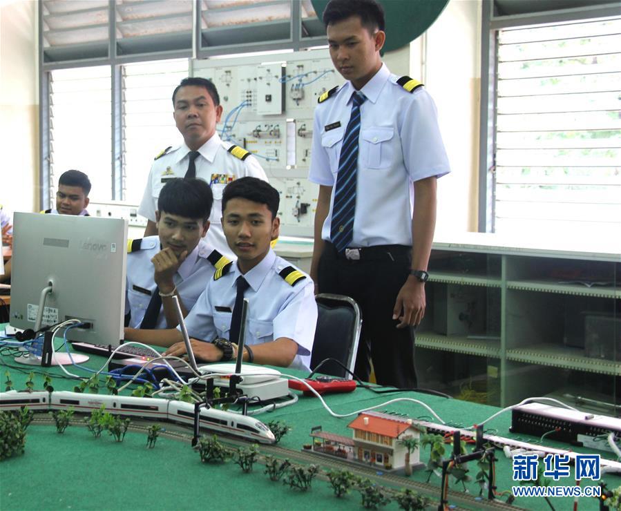 (国际·图文互动)通讯:孔子学院架起中泰铁路合作的人才之桥