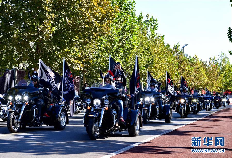 （新華網）（1）河北唐山舉辦2018南湖重機車文化節