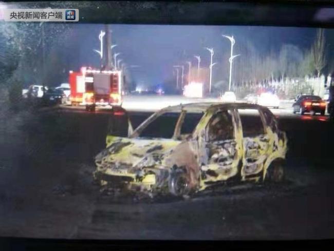 A blast hits a chemical plant in Zhangjiakou, north China's Hebei Province in early Wednesday morning. [Photo: CCTV]