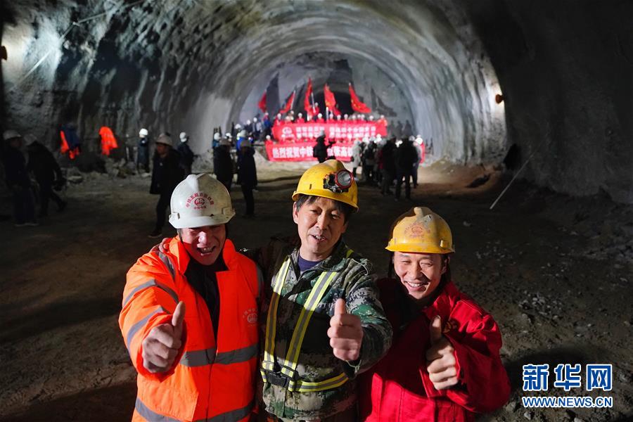 ����ᣩ��2�����Ÿ����°˴���������ͨ