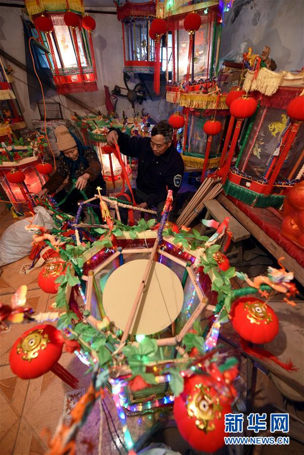 #（社會）（6）制作“走馬燈”迎新年