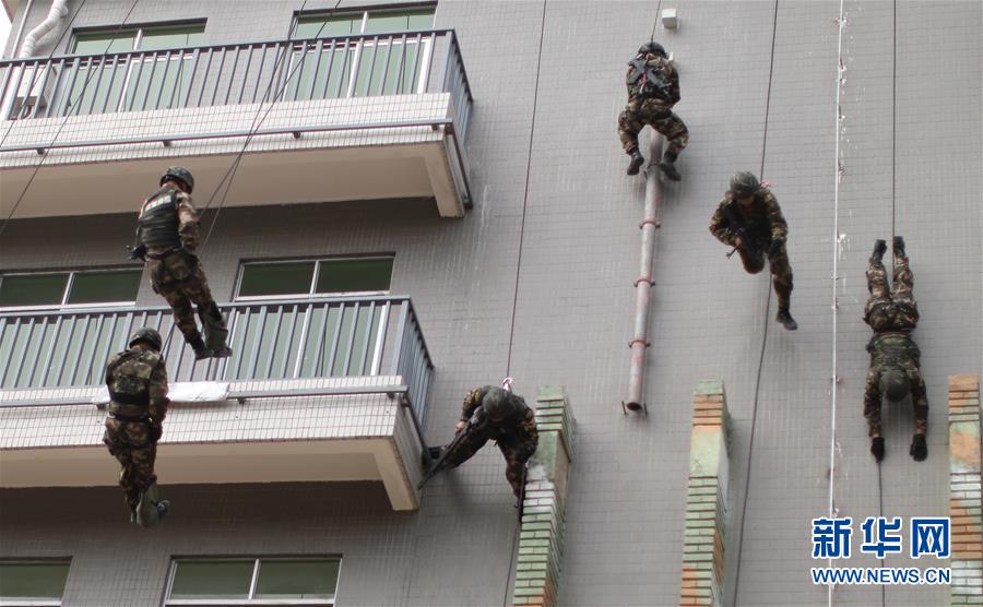 （新春走基層·圖文互動）（7）實戰化的“味道”——走進武警雪豹突擊隊