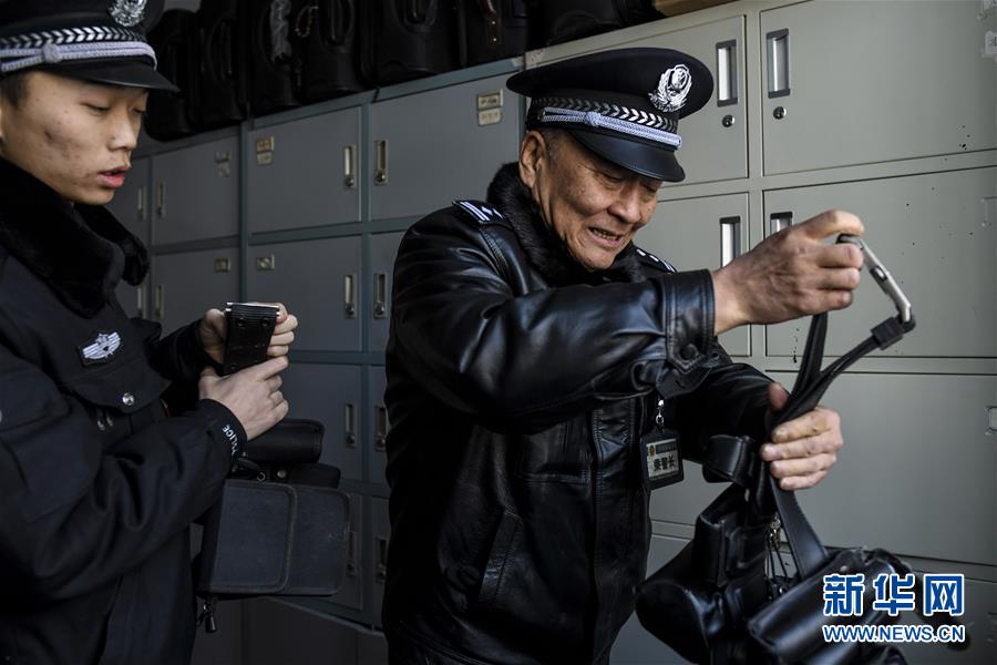 ���´��߻��㡤ͼƬ���£���15���˾�����Сƽ�����һ�˴���