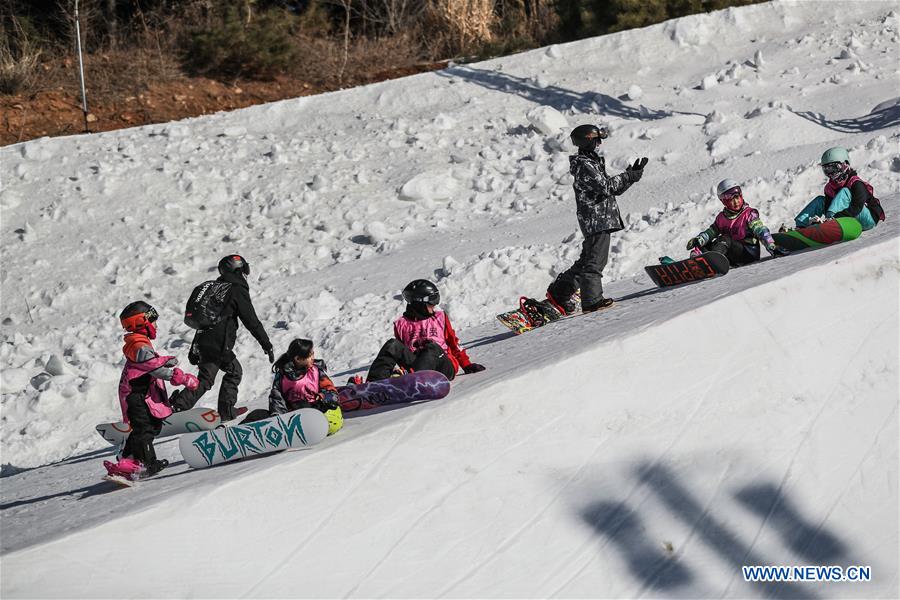 (SP)CHINA-SHENYANG-SNOWBOARD HALFPIPE-YOUNG ATHLETES