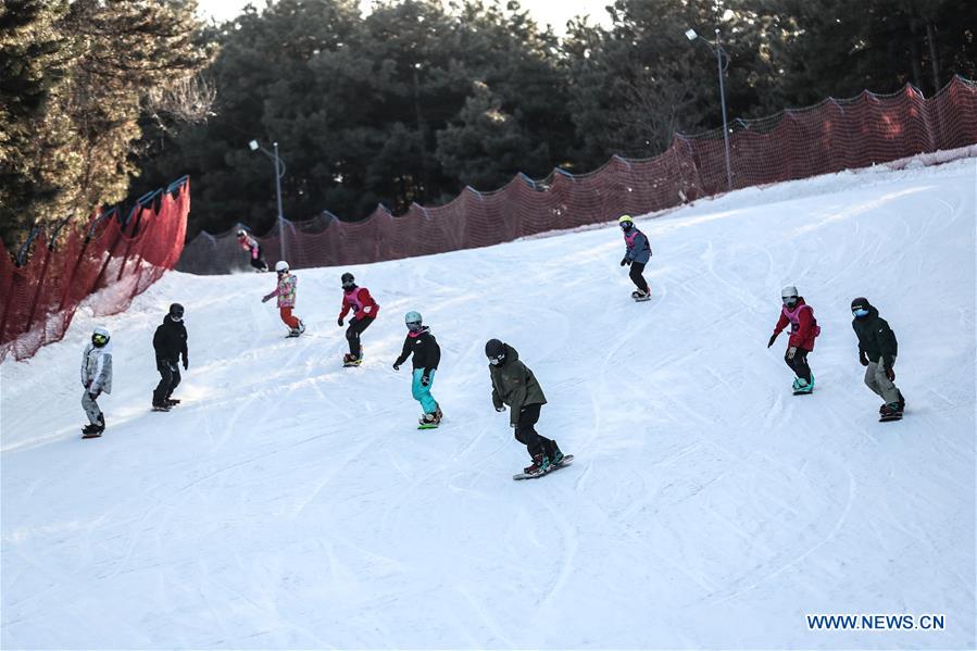 (SP)CHINA-SHENYANG-SNOWBOARD HALFPIPE-YOUNG ATHLETES