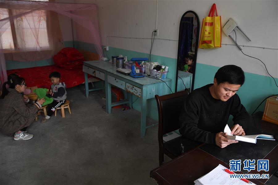 ��ͼƬ���£���8����ɽ��ġ�90�󡱷��޽�ʦ