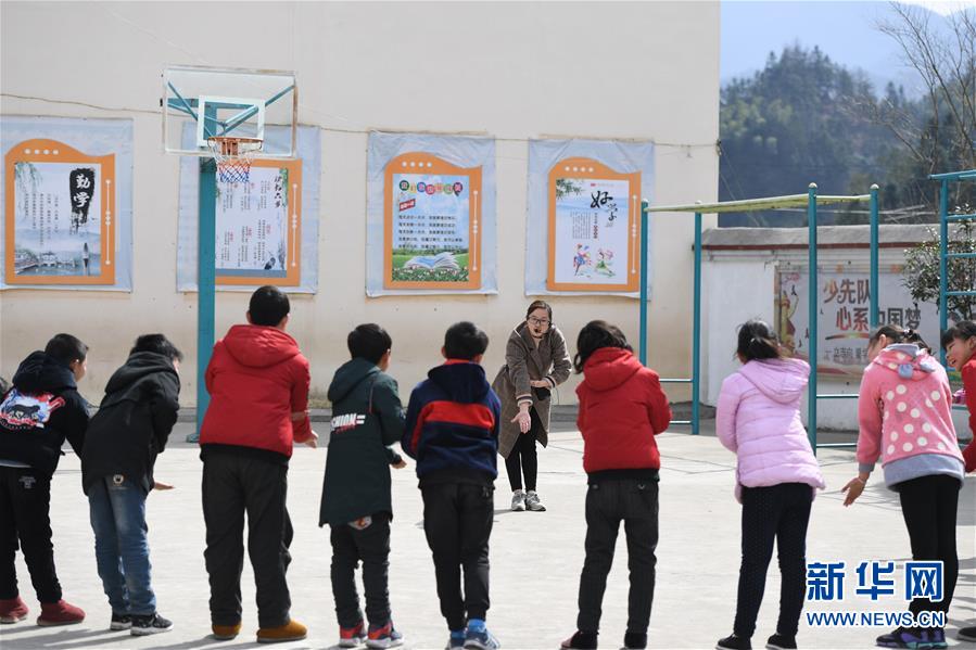 ��ͼƬ���£���6����ɽ��ġ�90�󡱷��޽�ʦ