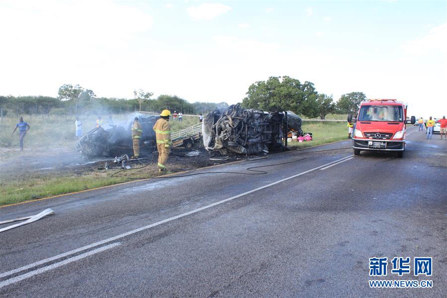 （国际）（3）纳米比亚中北部发生一起车祸13人死亡