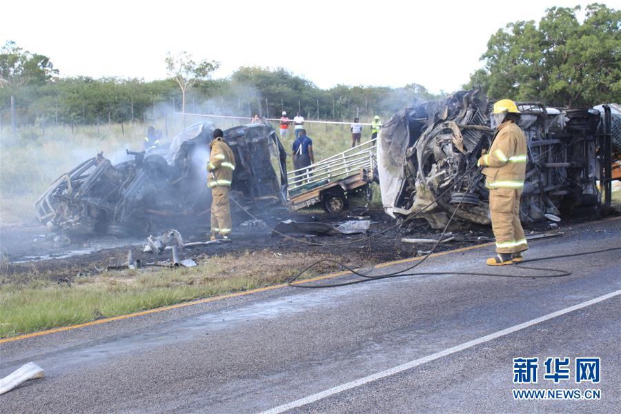 纳米比亚中北部发生一起车祸13人死亡 第1页